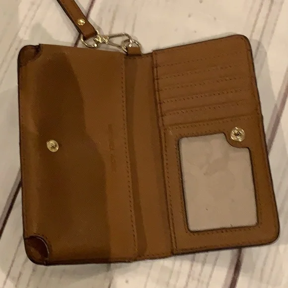 Michael Kors Cell Phone Wallet Holder - Picture 2 of 11